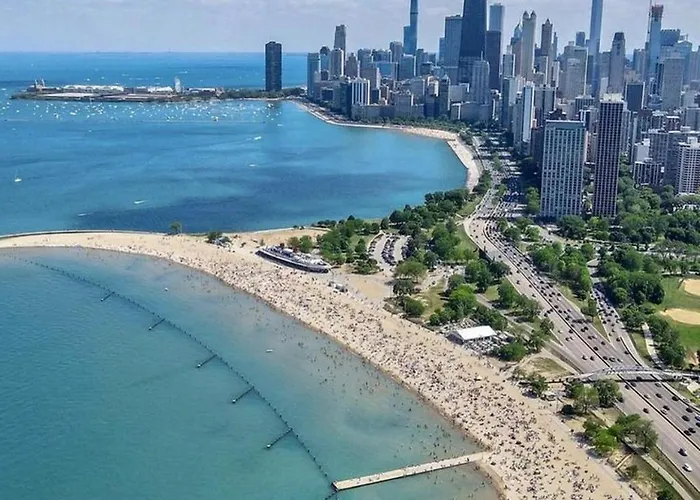 2br,1ba Wifi Parking Full Kitchen Chicago
